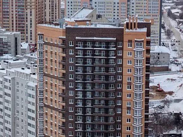 В проблемной барнаульской новостройке "забыли" установить главный символ
