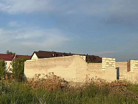 Многоквартирный недострой выставили на продажу в пригороде Барнаула