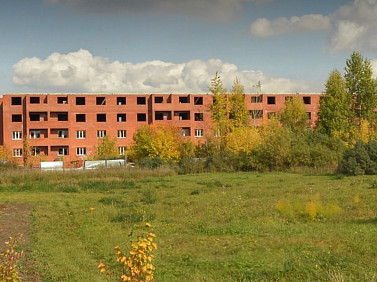 Барнаульский девелопер взялся завершать 25-летний многоквартирный недострой в Новосибирске, но передумал
