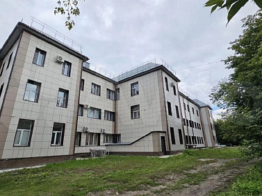 Офисник в центре Барнаула предлагают переделать под общежитие