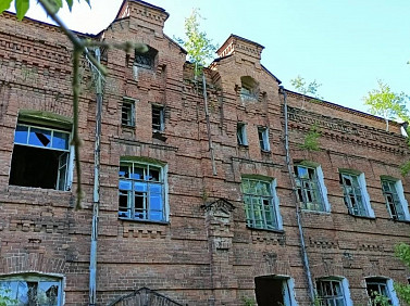 Алтайский завод, где производили водку с серебром, выставили на торги